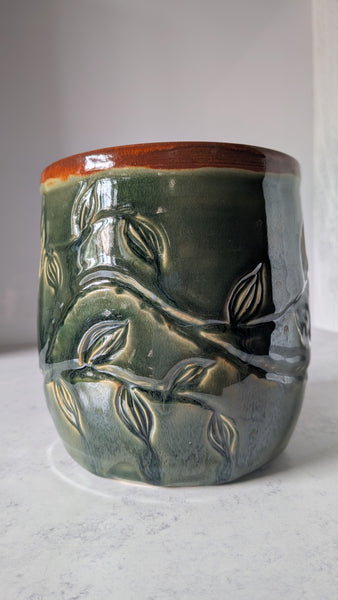 Utensil Holder: Wandering Vines