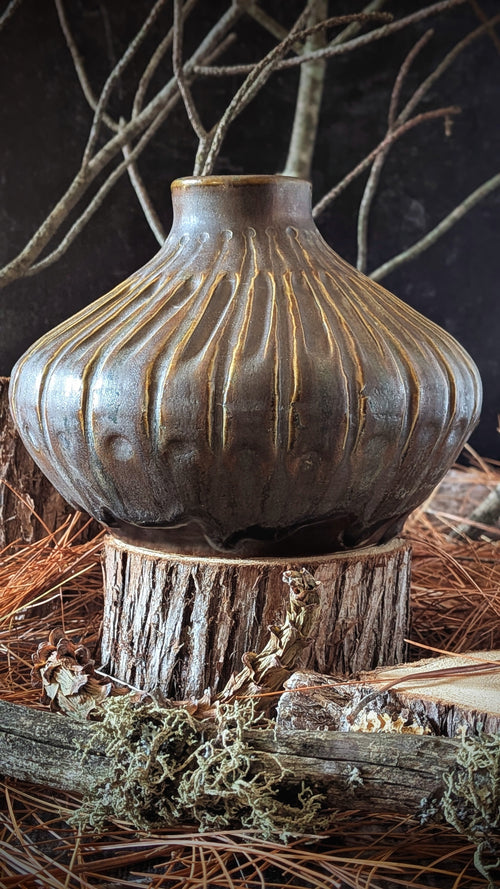 Vase: Metallic Bud