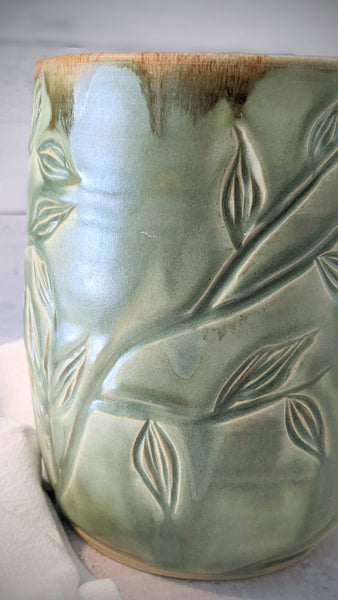 Utensil Holder: Vines